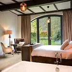 Landgoed Overste Hof فندق لاندخاف