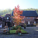 Landgoed Overste Hof لاندخاف